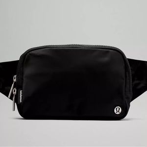 NWT Everywhere Belt Bag Large 2L Lululemon Athletica